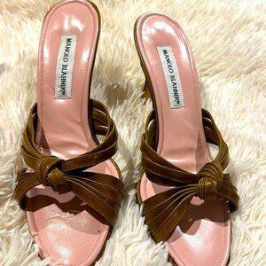 MANOLO BLAHNIK BROWN SANDALS